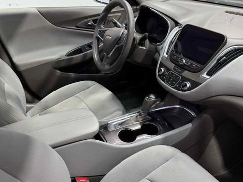 Used 2020 Chevrolet Malibu LT FWD image 13