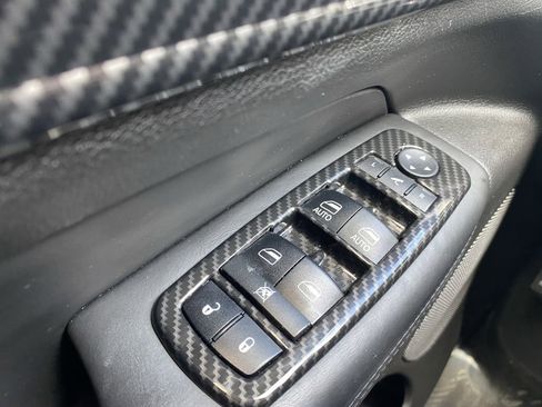 Used 2018 Jeep Grand Cherokee Overland RWD image 7