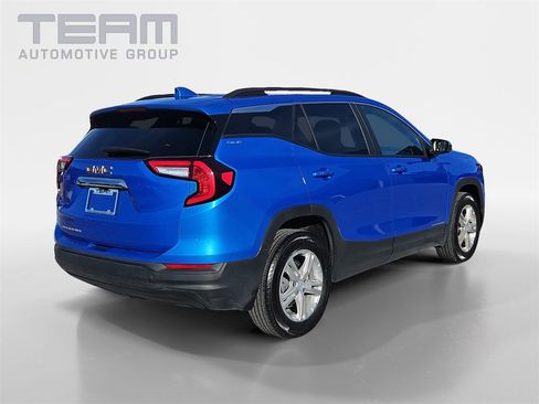 Used 2024 GMC Terrain SLE w/ Driver Convenience Package image 7