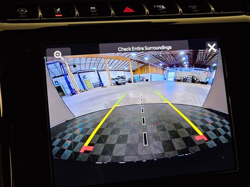 New 2025 Jeep Grand Cherokee Laredo X w/ Luxury Tech Group I image 23