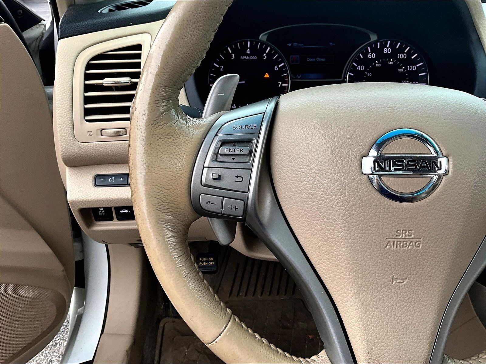 Used 2013 Nissan Altima 3.5 SL w/ Technology Pkg FWD image 11