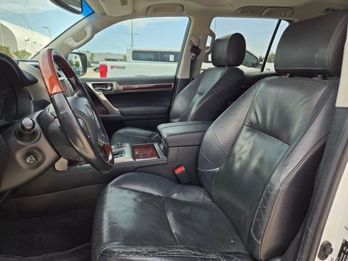 Used 2016 Lexus GX 460 w/ Premium Package AWD/4WD image 17