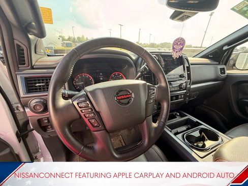 Used 2021 Nissan Titan PRO-4X w/ Pro-4x Convenience Package AWD/4WD image 11