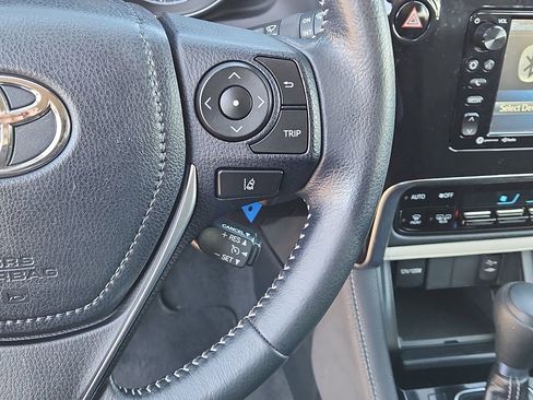 Used 2018 Toyota Corolla iM w/ Carpet Mat Package (TMS) FWD image 16