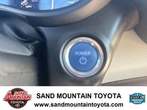Used 2021 Toyota Sienna XLE image 18