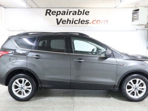 Used 2018 Ford Escape SE image 4