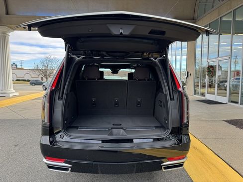 Certified 2022 Cadillac Escalade Premium Luxury Platinum w/ LPO, Radiant Package image 7