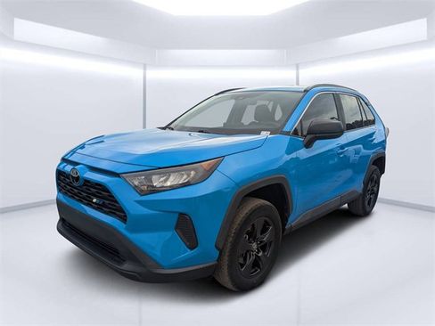 Used 2021 Toyota RAV4 LE image 7