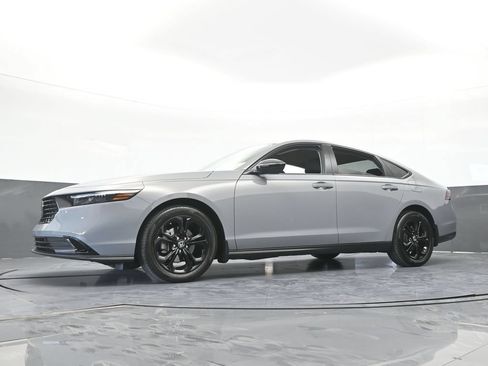 Used 2025 Honda Accord SE image 54