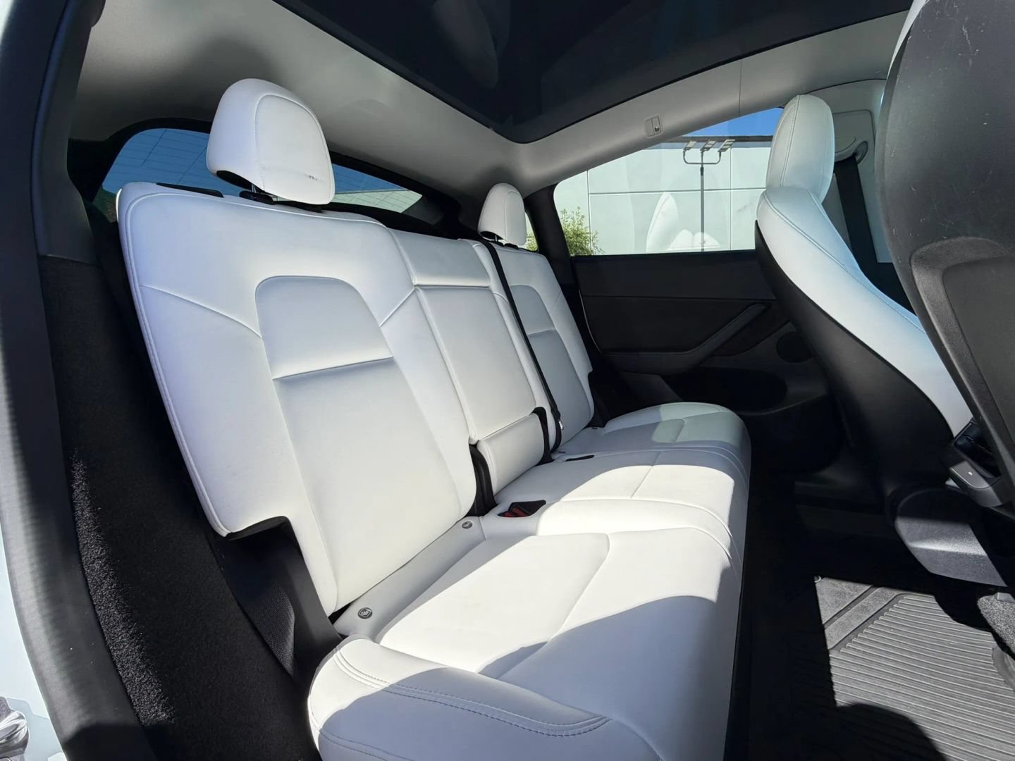 Used 2023 Tesla Model Y AWD image 24