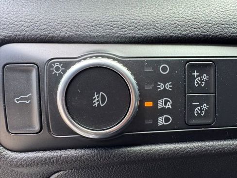 Used 2022 Ford Explorer XLT w/ Equipment Group 202A image 24