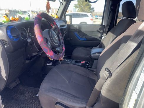 Used 2017 Jeep Wrangler Unlimited Sport w/ Max Tow Package image 4