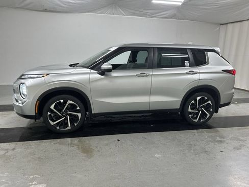 Used 2023 Mitsubishi Outlander SE AWD/4WD image 6