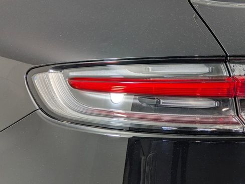 Certified 2025 Porsche Macan image 16