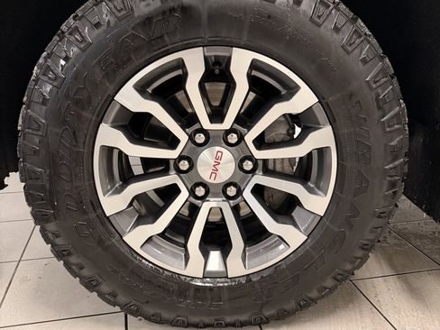 Used 2022 GMC Sierra 1500 AT4 w/ AT4 Preferred Package image 27