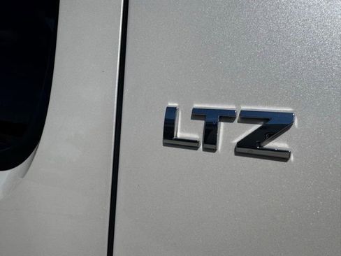 Used 2012 Chevrolet Avalanche LTZ AWD/4WD image 8