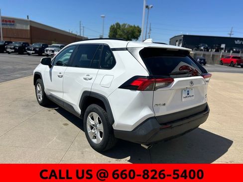 Used 2021 Toyota RAV4 XLE w/ Carpet Mat Package (TMS) image 10