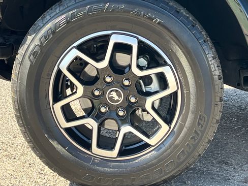 Used 2024 Ford Bronco Outer Banks AWD/4WD image 12