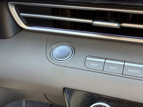 Used 2024 Hyundai Elantra SEL image 24