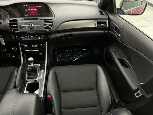 Used 2017 Honda Accord Sport image 28