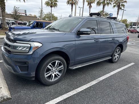 Used 2022 Ford Expedition Max XLT image 2