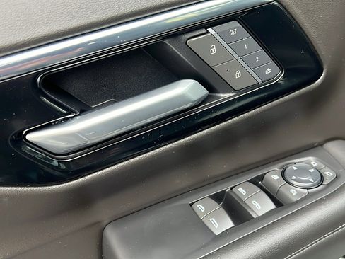 Certified 2025 Chevrolet Tahoe Z71 w/ Comfort Package image 21