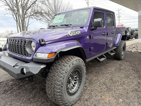 New 2026 Jeep Gladiator Sport AWD/4WD image 3