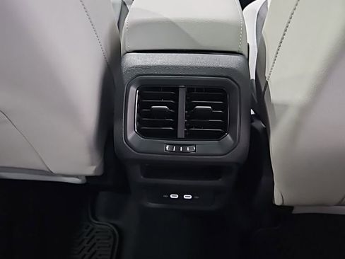 New 2026 Volkswagen Taos SE AWD/4WD image 18