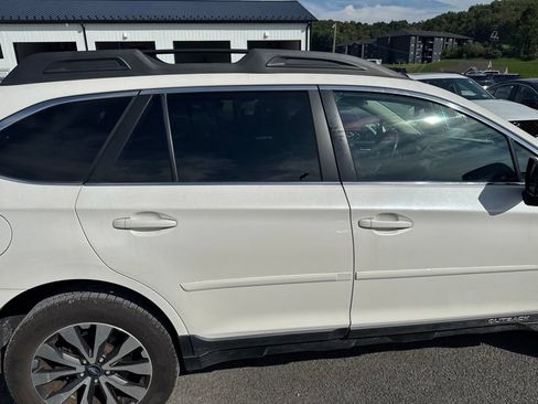 Used 2017 Subaru Outback 2.5i Limited AWD/4WD image 9