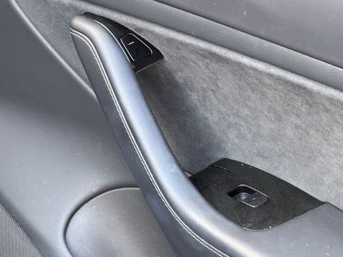 Used 2018 Tesla Model 3 Long Range image 37