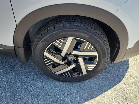 New 2026 Nissan Kicks SV w/ SV Premium Package FWD image 7