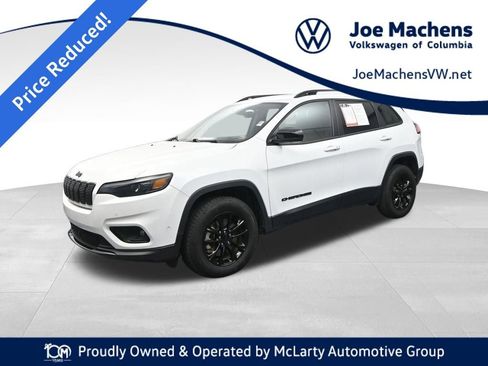 Used 2023 Jeep Cherokee Altitude Lux image 1