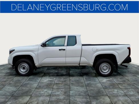 Used 2025 Toyota Tacoma SR image 7