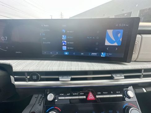 Used 2025 Hyundai Santa Fe Calligraphy AWD/4WD image 18