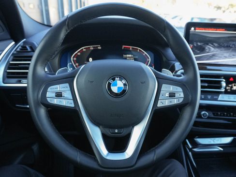 Used 2025 BMW X4 xDrive30i image 18