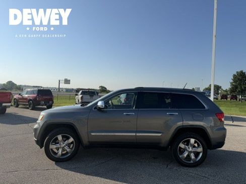 Used 2011 Jeep Grand Cherokee Overland AWD/4WD image 5