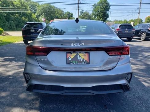 Used 2023 Kia Forte LXS FWD image 4