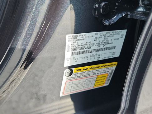 New 2025 Ford Expedition Active image 30