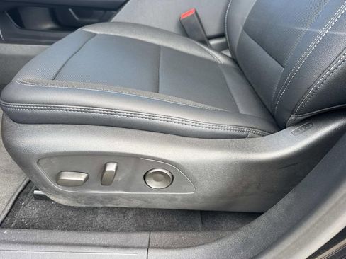 New 2025 Chevrolet Equinox EV LT w/ Convenience Package II image 15