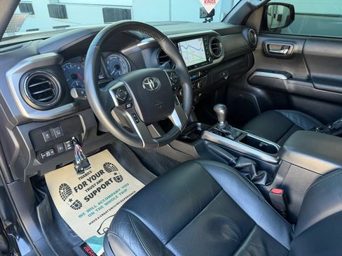 Used 2021 Toyota Tacoma Limited w/ Nightshade Package AWD/4WD image 11