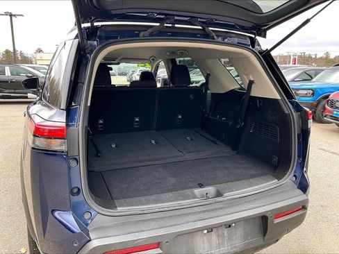 Used 2024 Nissan Pathfinder SV image 37