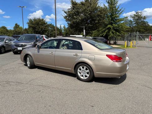 Used 2005 Toyota Avalon XL FWD image 4