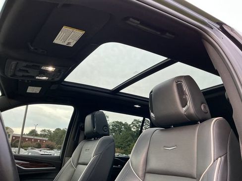 Used 2022 Cadillac Escalade Premium Luxury w/ Performance Package AWD/4WD image 23