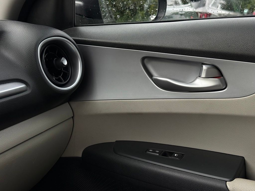 Used 2023 Kia Forte LXS w/ LXS Technology Package FWD image 30