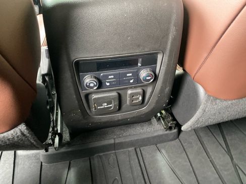 Used 2019 Buick Enclave Avenir w/ Avenir Technology Package AWD/4WD image 23