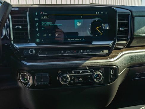 Used 2026 Chevrolet Silverado 2500 LT image 10