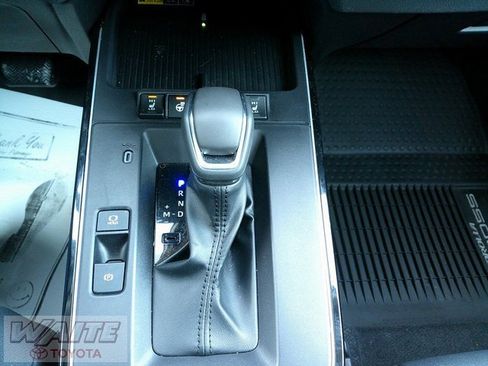 Certified 2026 Toyota Corolla Cross XLE image 18