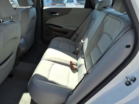 Used 2022 Chevrolet Malibu LS w/ Driver Confidence Package FWD image 9