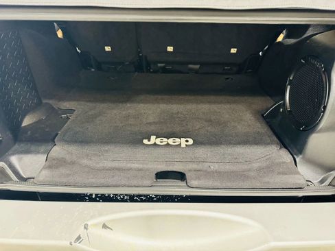 Used 2012 Jeep Wrangler Unlimited Sahara w/ Max Tow Pkg image 12