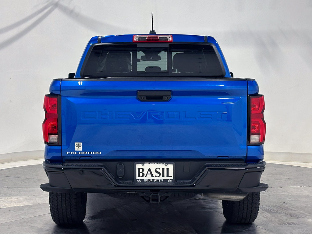 Used 2024 Chevrolet Colorado Z71 w/ Z71 Convenience Package 2 AWD/4WD image 12